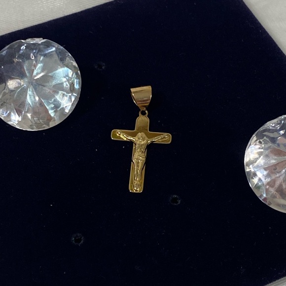 10K YELLOW GOLD Jesus on crucifix cross pendant REAL GOLD 1” - Picture 5 of 10